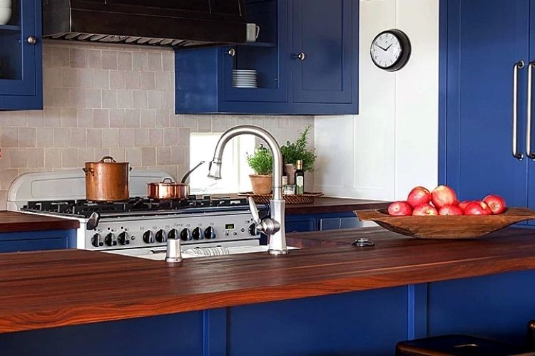 چند ایده رنگ کابینت آشپزخانه که فضا را دلچسب‌تر و زیباتر نشان می‌دهد